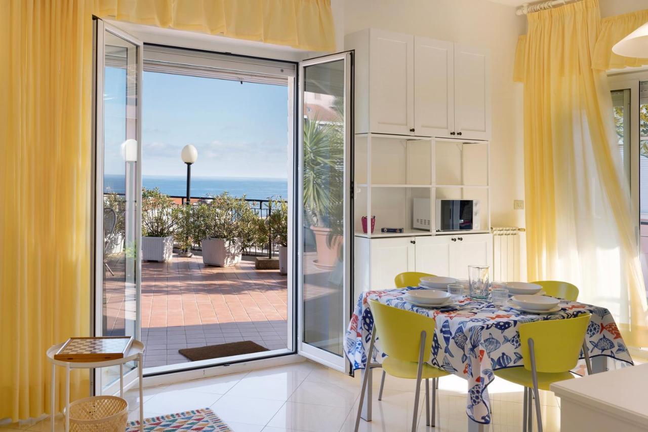 Attico Cielo E Mare Apartman Spotorno Kültér fotó