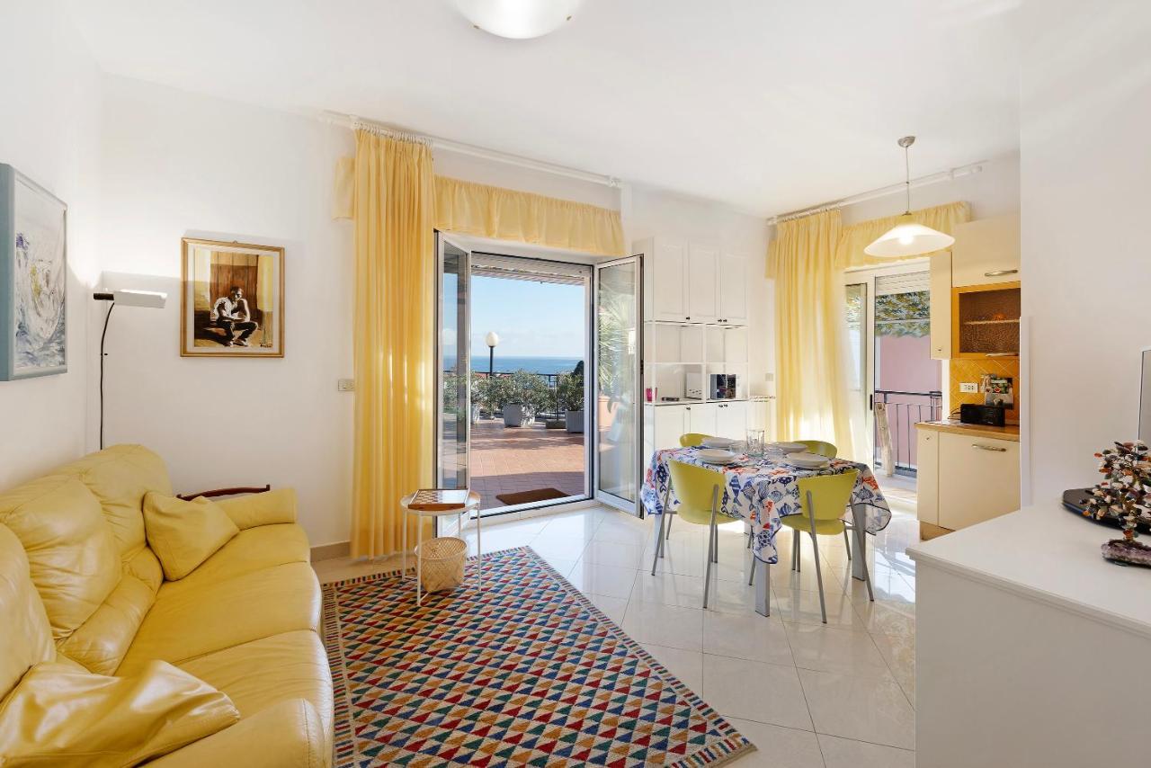 Attico Cielo E Mare Apartman Spotorno Kültér fotó